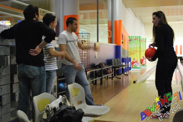 Il tuo sabato sera al Bowling 71!