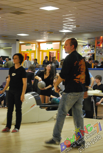 Il tuo sabato sera al Bowling 71!