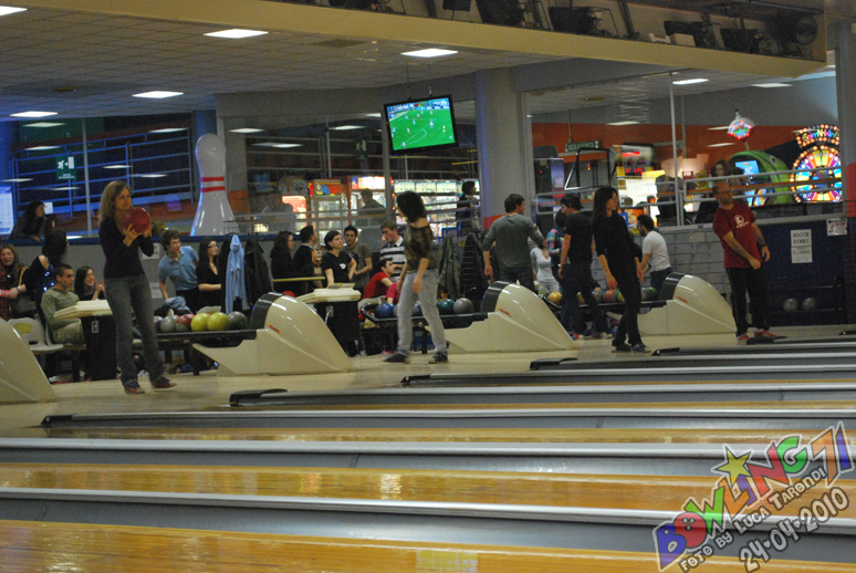 Il tuo sabato sera al Bowling 71!