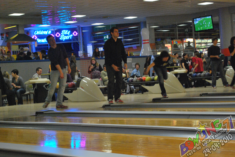 Il tuo sabato sera al Bowling 71!