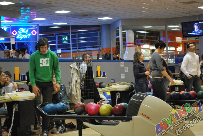 Il tuo sabato sera al Bowling 71!